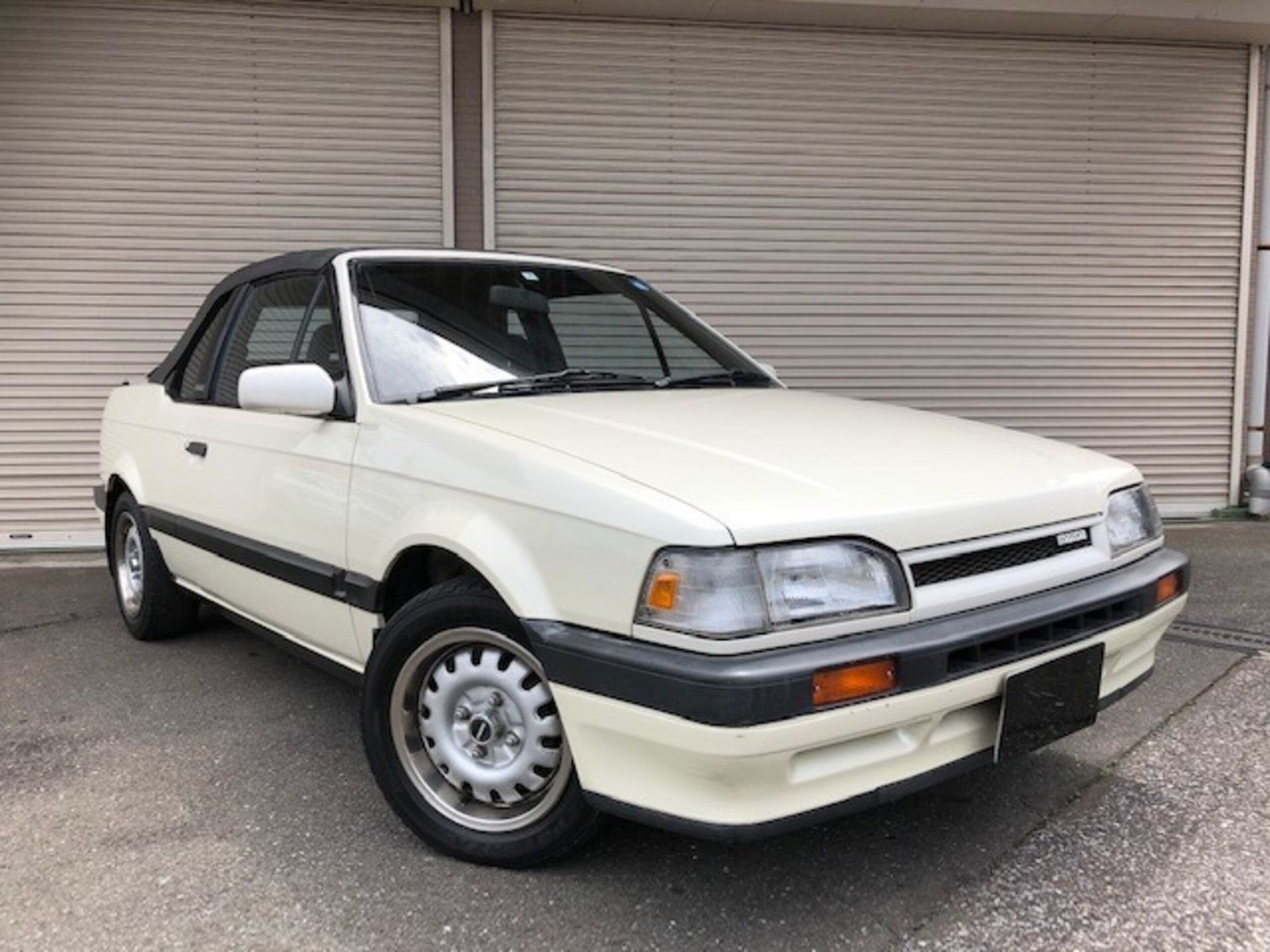 FAMILIA CABRIOLET 5MT 90000KM マツダ ファミリアカブリオレ オープン 車検2年 5MT （パール）車両本体価格  68.0万円 : JDM 中古車紹介 / INTRODUCING OF USED CAR