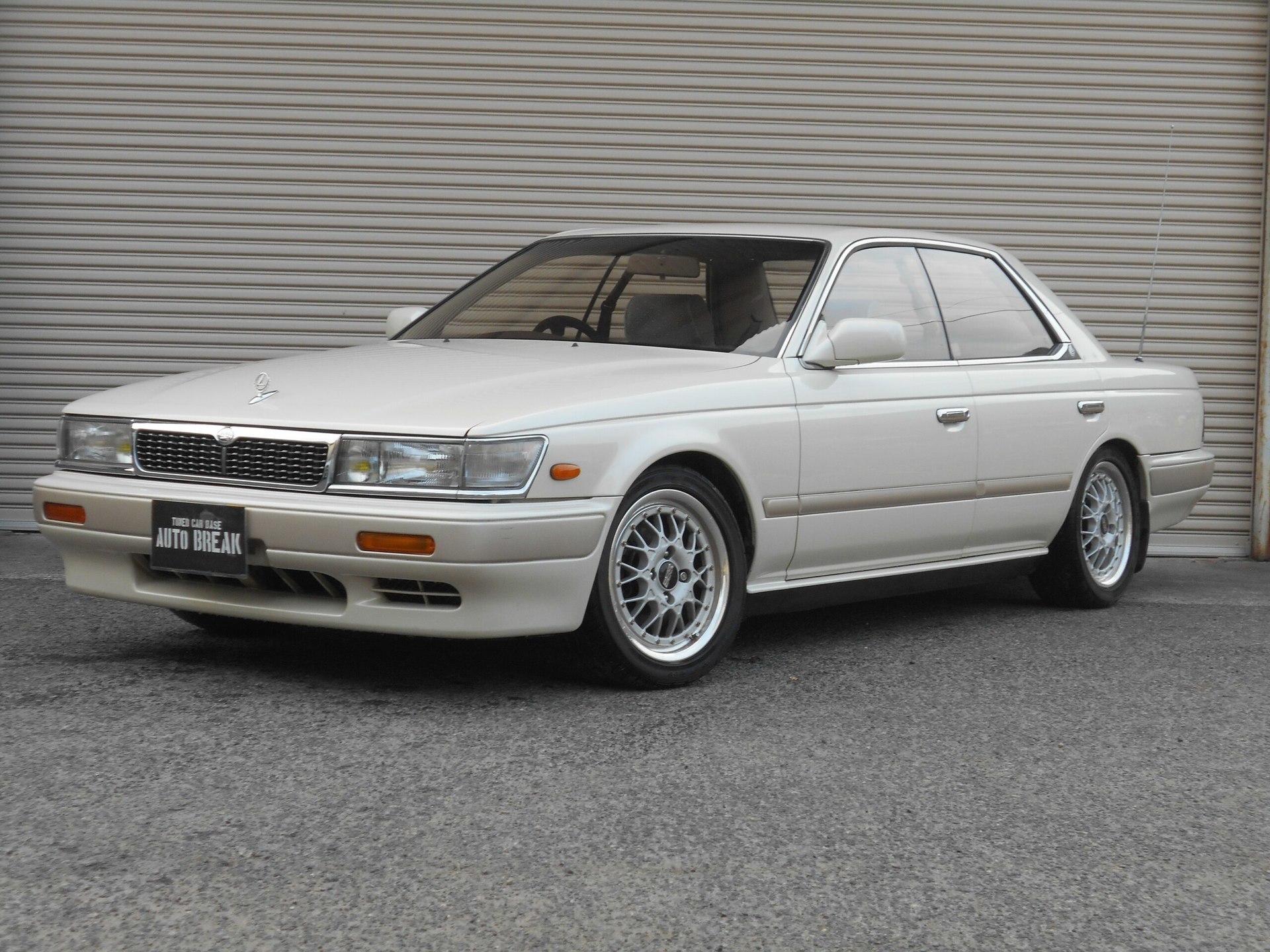 Laurel Medalist Swapped To 5mt Approved km 日産 ローレル2 0 メダリスト ツインカム24v ターボ5mt公認 パールホワイト 車両本体価格 139 9万円 Jdm 中古車紹介 Introducing Of Jdm Used Car